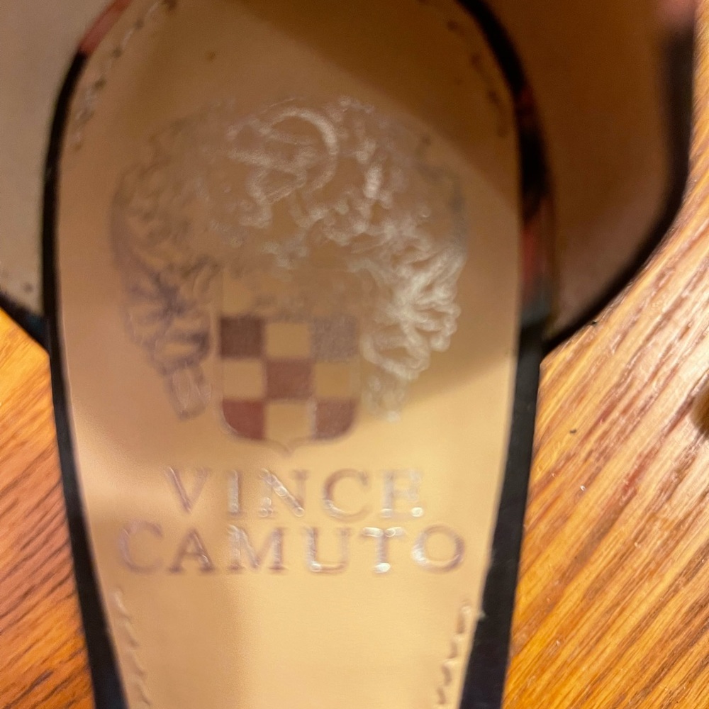 Vince Camuto high heels - Picture 4 of 7